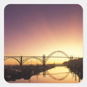 Adesivo Quadrado Sol se pondo atrás da ponte de Newport, Oregon