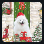 Adesivo Quadrado Spitz Dog Christmas<br><div class="desc">O Natal do Cachorro Spitz sentando do lado de fora da casa decorada com coroa de Natal, a árvore de Natal é uma ideia perfeita de presente de Natal para amantes de cães.</div>