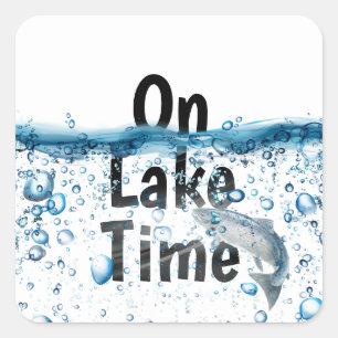 Adesivo Quadrado Texto em Lake Time com o Fish Square Sticker