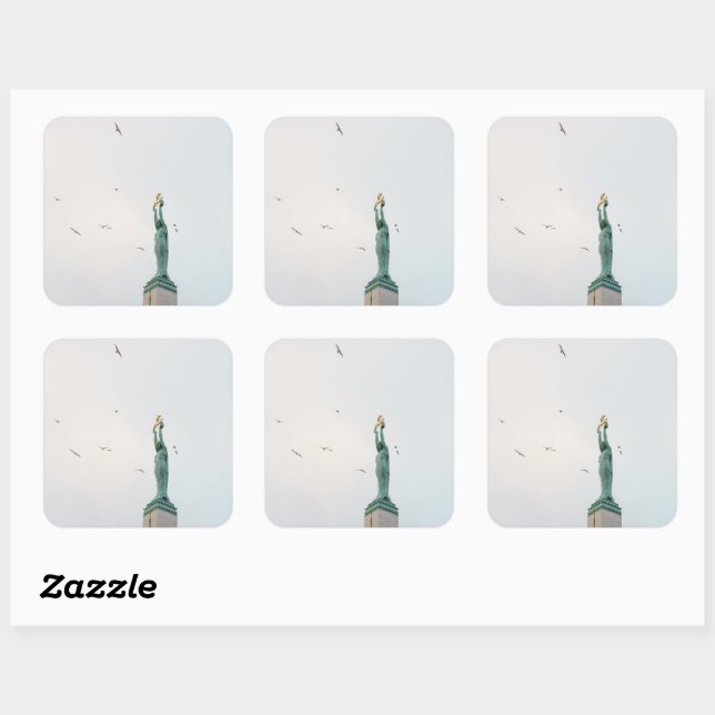 Adesivo Quadrado The Freedom Monument in Riga, Latvia (Folha)