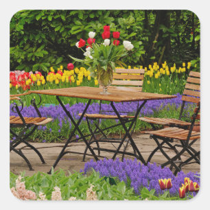 Adesivo Quadrado Tulipas de mesa no jardim, Jardins Keukenhof,