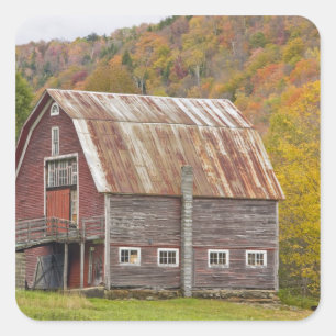 Adesivo Quadrado Um celeiro nas Montanhas Verdes de Vermont. Hancoc