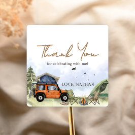 Adesivo Quadrado Um Feliz Aventureiro de Acampamento Aniversário Me