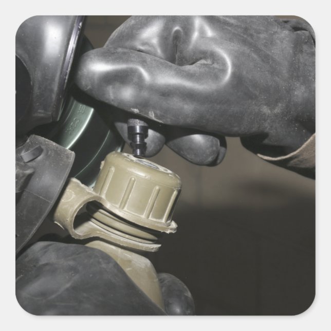 Adesivo Quadrado Um fuzileiro insere um tubo de bebendo em seu cant (Frente)