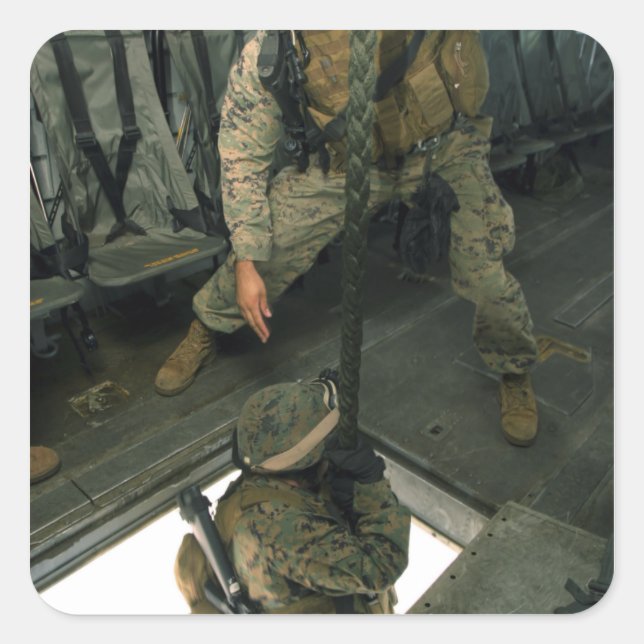 Adesivo Quadrado Um fuzileiro manda um companheiro para o inferno (Frente)