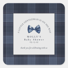 Adesivo Quadrado Um pequeno cavalheiro está a caminho Chá de fralda