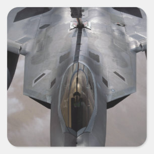 Adesivo Quadrado Um Raptor F-22 da Força Aérea dos EUA é reabasteci