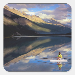 Adesivo Quadrado Um remador no Lago Banff no Canadá (MR)