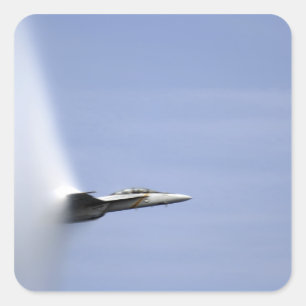 Adesivo Quadrado Um zangão super de F/A-18E alcança a velocidade