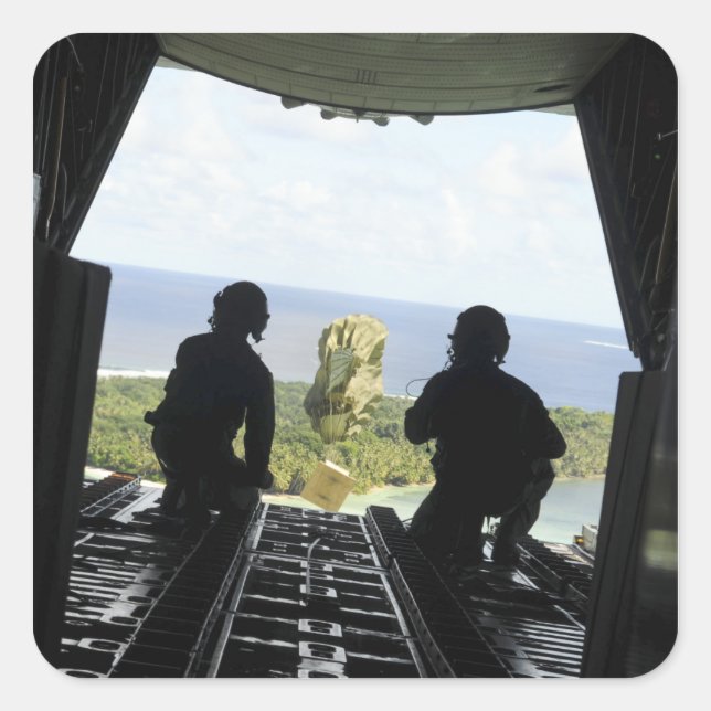 Adesivo Quadrado Uma caixa de produtos humanitários (Frente)