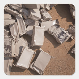 Adesivo Quadrado Uma pilha das refeições prontos para comer