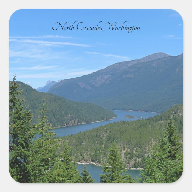 Adesivo Quadrado Ventos Azuis Através De Montanhas Florestadas Verd (Frente)