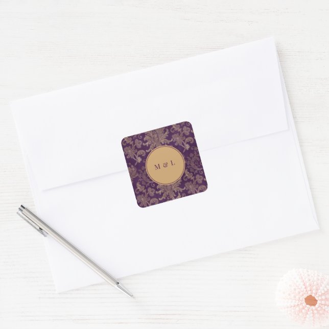 Adesivo Quadrado Vinheta de Monograma Roxo Real Damask (Envelope)