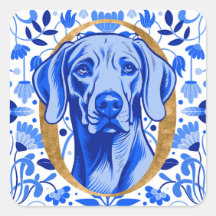 Weimaraner espiando através da letra "O" em Ouro