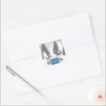 Adesivo Quadrado Wonderland Christmas Sticker - Azul<br><div class="desc">Coloque os envelopes dos seus cartões de Natal de saída nesta temporada de Natal com um adesivo de natal da Wonderland Winter. O design do Sticker apresenta uma cinza e uma cena da maravilha branca do inverno com um veado e uma rena adornada com flocos de neve em queda e...</div>