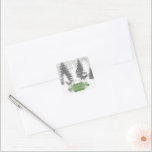 Adesivo Quadrado Wonderland Christmas Sticker - Verde<br><div class="desc">Coloque os envelopes dos seus cartões de Natal de saída nesta temporada de Natal com um adesivo de natal da Wonderland Winter. O design de Sticker apresenta uma cinza e uma cena de maravilha branca de inverno com um veado e uma rena adornada com flocos de neve em queda e...</div>