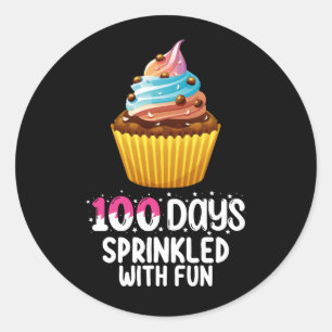 Adesivo Redondo 100 Dias Empurrados Com Professor De Cupcake Diver
