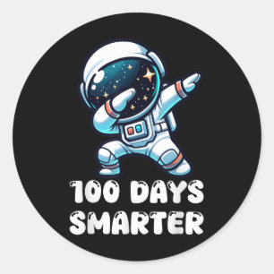 Adesivo Redondo 100 Dias Mais Inteligentes Para Dabbing Astronaut
