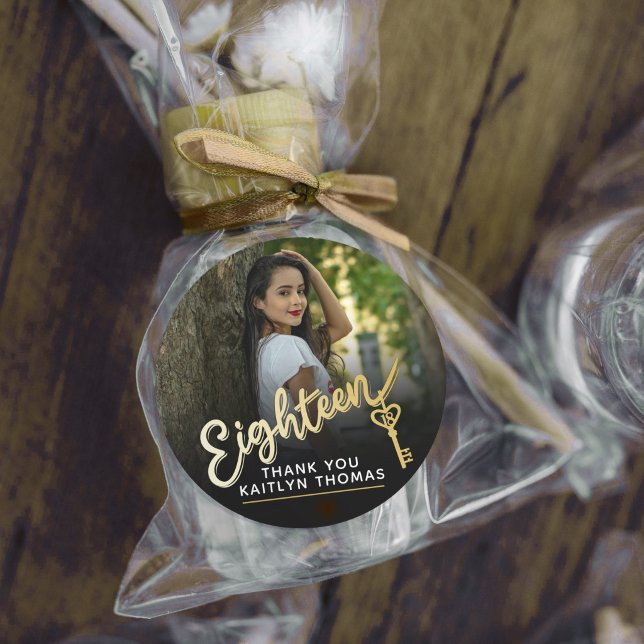 Adesivo Redondo 18th Birthday photo script gold effect 18 key (Criador carregado)