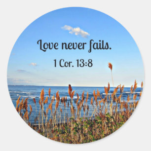 Adesivo Redondo 1 Corinthians 13:8 O amor nunca falha.