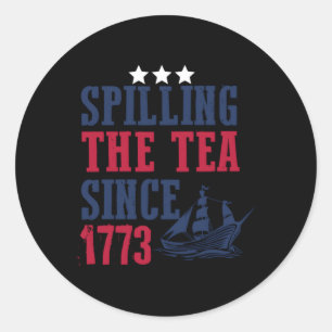 Adesivo Redondo 4 De Julho Esmagando A História Americana Do Tea 1