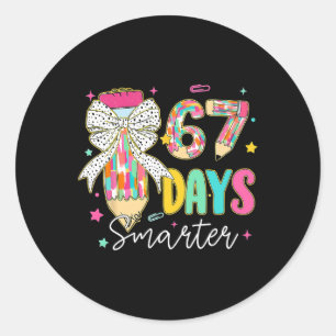 Adesivo Redondo 67º Dia De Escola 67 Dias Mais Inteligente Coquete