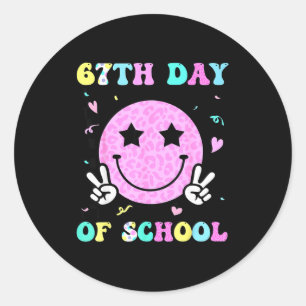 Adesivo Redondo 67º Dia De Sorriso De Cara Da Escola Seis Sete Mem
