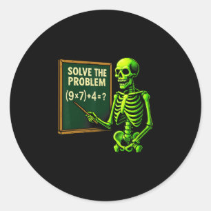 Adesivo Redondo 67 Esqueleto de Halloween de Matemática Meme para