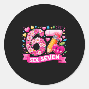 Adesivo Redondo 67 Seis Sete 6 7 Meme Professor Design Dia dos Nam