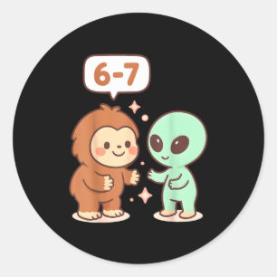 Adesivo Redondo 67 Seis Sete Meme Divertido Bigfoot Alien Sasquatc
