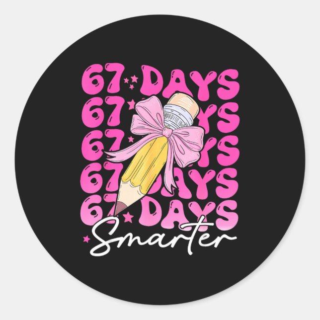 Adesivo Redondo 67th Day Of School 67 Days Smarter Coquette Bow Si (Frente)