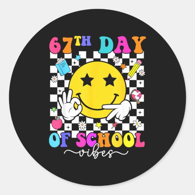 Adesivo Redondo 67th Day Of School Vibes 67 Meme Cute Smile Face T (Frente)
