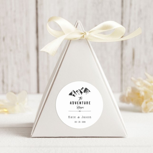 Adesivo Redondo A Aventura Começa ⎥Adesivo Redondo Rústico (Criador carregado)