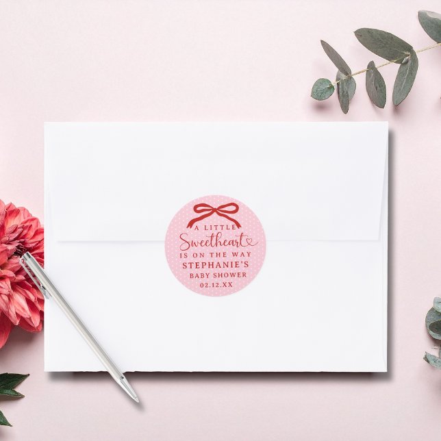 Adesivo Redondo A Little Sweetheart Is On The Way Girl Baby Shower (Criador carregado)