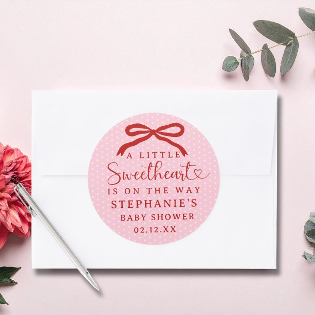 Adesivo Redondo A Little Sweetheart Is On The Way Girl Baby Shower (Criador carregado)
