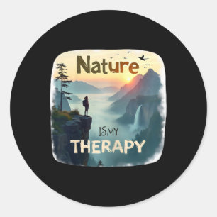 Adesivo Redondo A Natureza É Minha Terapia - Caminhada - Mulheres