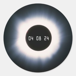 Adesivo Redondo Abril de 2024 Eclipse Solar Total a Preto e Branco