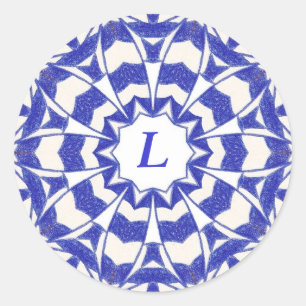 Adesivo Redondo Abstrato de Petais Azuis e Brancos Monogramas