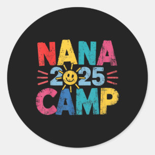 Adesivo Redondo Acampamento da Nana 2025 Férias em Família Verão E