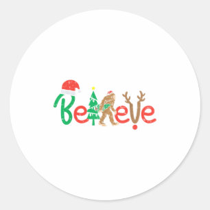 Adesivo Redondo Acredite em Papais noeis Bigfoot Sasquatch Reindee