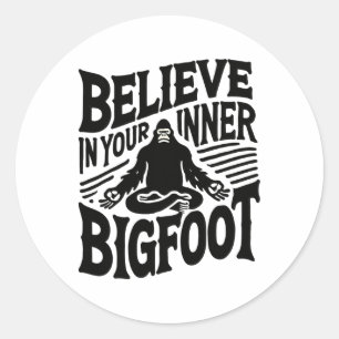 Adesivo Redondo Acredite no seu Bigfoot Interior, Yoga Divertido S
