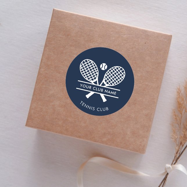 Adesivo Redondo Adicione o nome do clube Tênis Esporte Marinho Azu (Lawn Tennis Country Club Rackets Motif Navy Blue Classic Round Sticker)