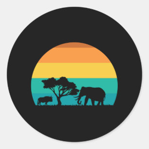 Adesivo Redondo África Pôr Do Sol Com Elefante E Gnu Retro