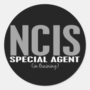 Adesivo Redondo Agente especial de NCIS no treinamento 1