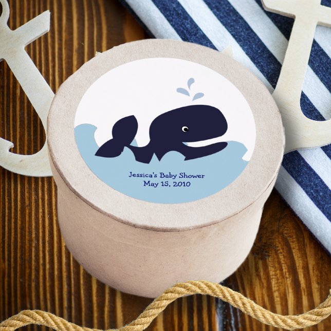 Adesivo Redondo AHOY MATE Blue Whale Favkers Personalizados (Ahoy Mate Navy Blue Whale Baby Shower Favor Sticker)