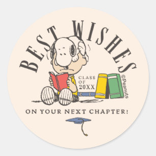 Adesivo Redondo Amendoins Melhores Desejos Graduação Snoopy Lendo