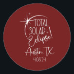 Adesivo Redondo América Totalidade Austin TX Total Eclipse Solar<br><div class="desc">América Totality Austin TX Total Eclipse Solar abril 8 2024 Presente. Presente perfeito para seu pai, mãe, pai, homens, mulheres, amigos e familiares no Dia de Ação de Graças, Dia de Natal, Dia de as mães, Dia de os pais, 4 de julho de 1776 Dia Independente, Dia dos Veteranos, Dia...</div>
