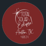 Adesivo Redondo América Totalidade Austin TX Total Eclipse Solar<br><div class="desc">América Totality Austin TX Total Eclipse Solar abril 8 2024 Presente. Presente perfeito para seu pai, mãe, pai, homens, mulheres, amigos e familiares no Dia de Ação de Graças, Dia de Natal, Dia de as mães, Dia de os pais, 4 de julho de 1776 Dia Independente, Dia dos Veteranos, Dia...</div>