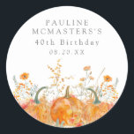 Adesivo Redondo aniversário de 40 anos Pumpkin Wildflower Custom F<br><div class="desc">As abóboras de queda estão aninhadas em delicadas flores silvestres amarelas do ouro e laranja para criar uma estética elegante. Todo o texto é editável para que você possa facilmente artesanato seu próprio humor especial.</div>