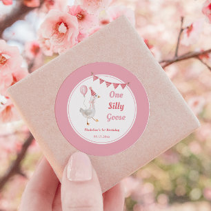 Adesivo Redondo Aniversário de uma Bobo de uma garota rosa